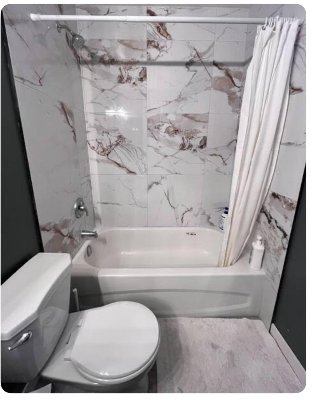 Gorgeous House&30 Second Bus Station Close C-Train& Free Parking Calgary Zewnętrze zdjęcie