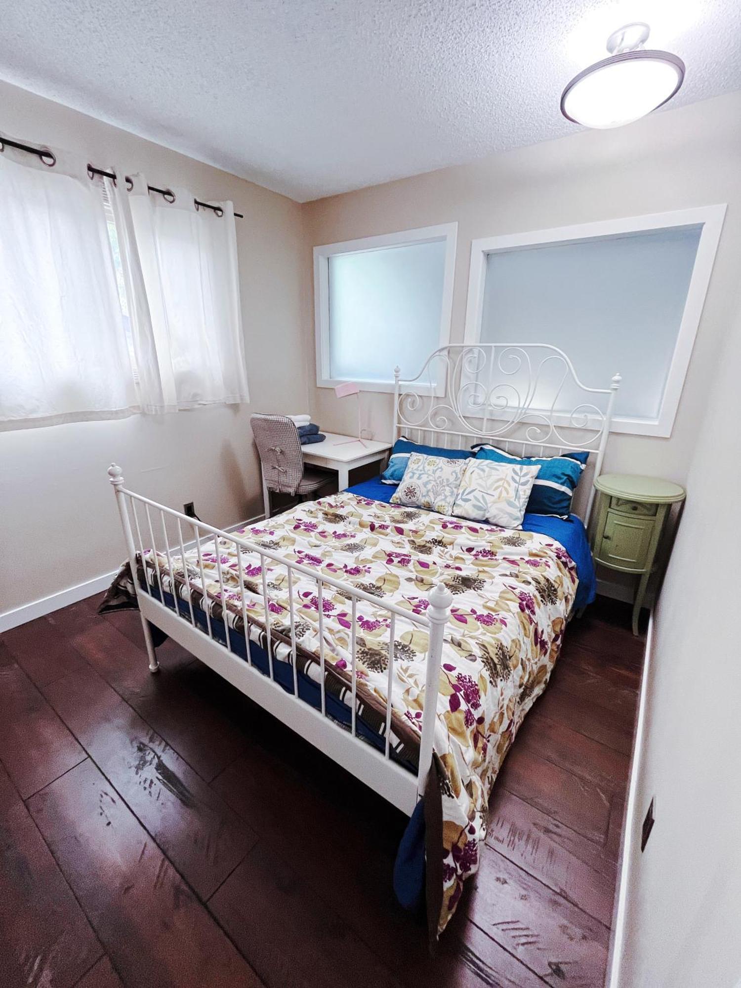Gorgeous House&30 Second Bus Station Close C-Train& Free Parking Calgary Zewnętrze zdjęcie